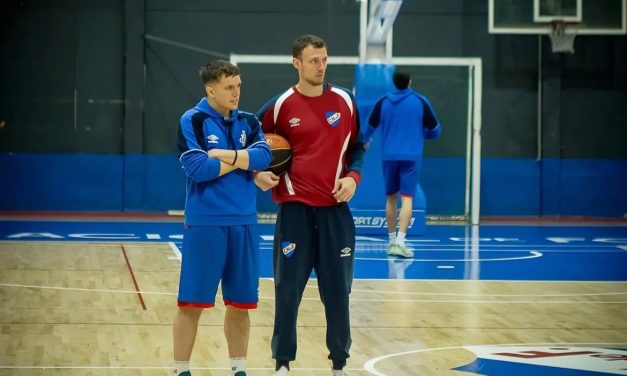 Federico Álvarez: «Estoy con mucha ansiedad y ganas de empezar esta Liga. Hoy está el condimento especial que empezamos con un clásico. Están todos los jugadores a la orden»