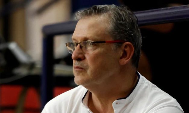 Luís «Gallo» López: «Nosotros siempre queremos jugar y cumplir con las fechas marcadas. Hoy va a estar todo en condiciones para culminar el clásico.”