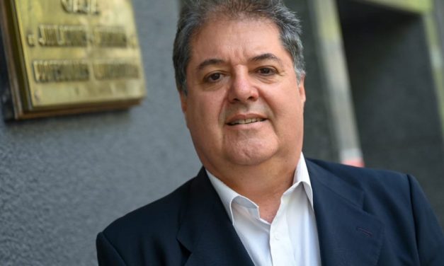 «La Comisión de Expertos no es que nos vaya a supervisar, sino que buscará alternativas para la sustentabilidad» dijo presidente de la Caja de Profesionales