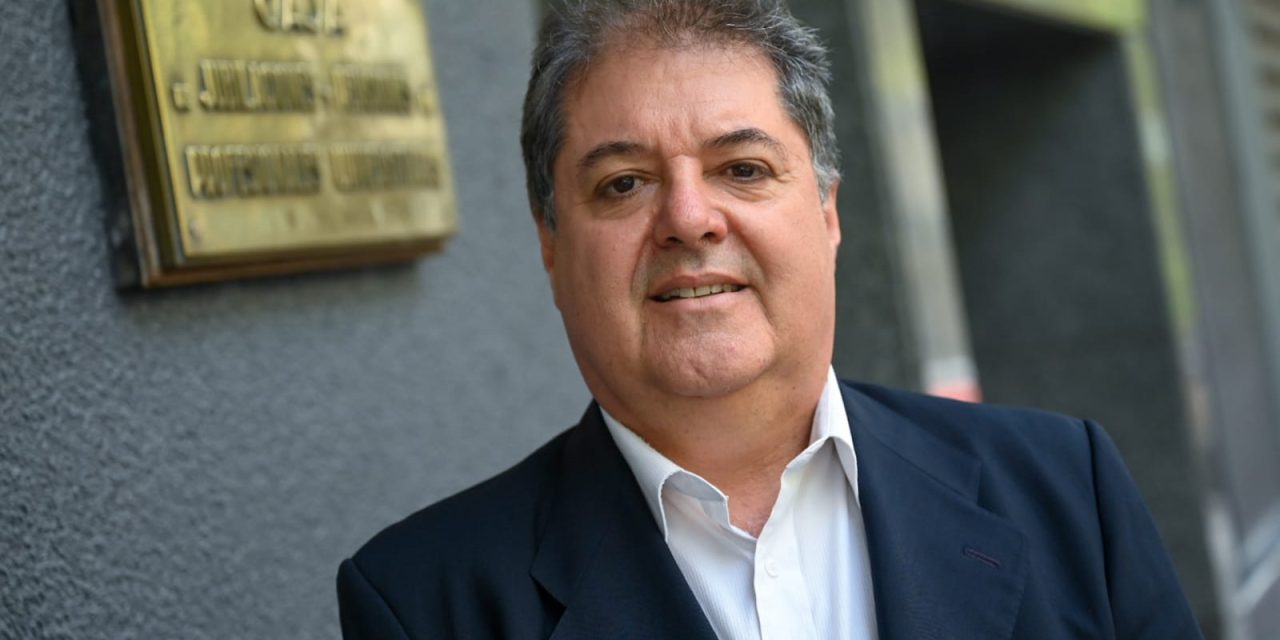 «La Comisión de Expertos no es que nos vaya a supervisar, sino que buscará alternativas para la sustentabilidad» dijo presidente de la Caja de Profesionales