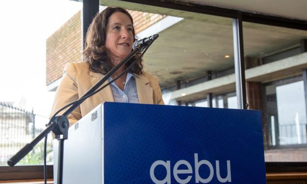 «Está trancada la negociación» salarial dijo presidenta de Aebu y advirtió que de no haber avances realizarán un paro