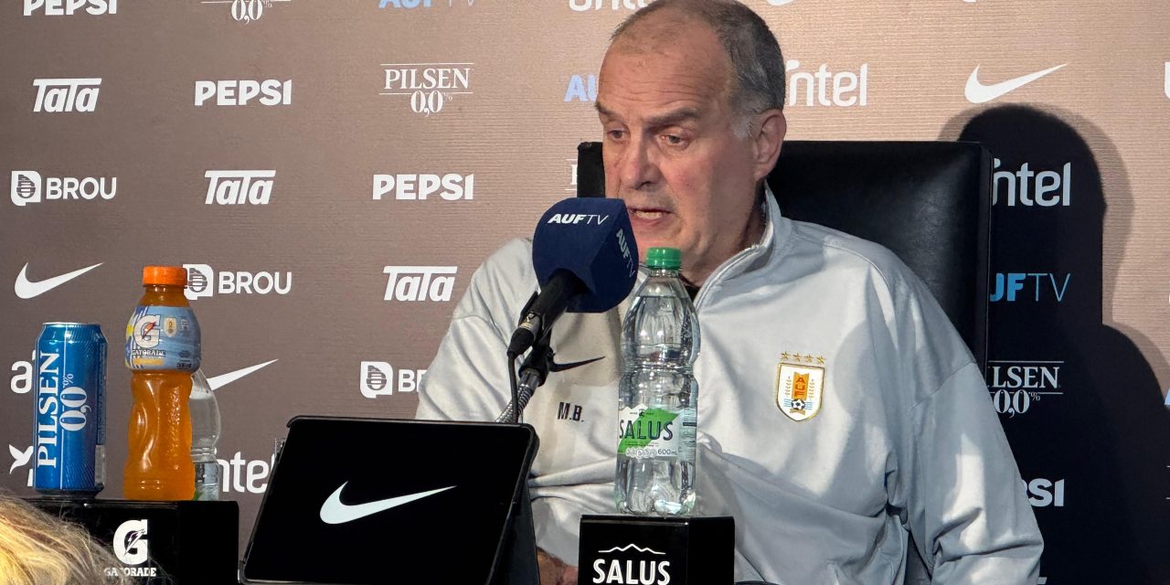 Bielsa no se rinde: “Humanamente no he logrado una aceptación del grupo que conduzco”