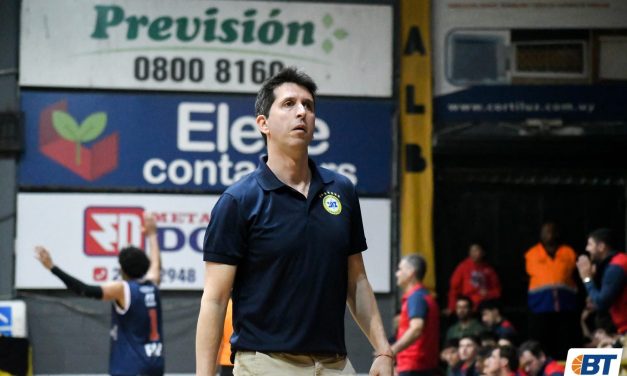 Leonardo Zylbersztein: “Ayer nos llevamos un gran triunfo de Urunday. El equipo ya estaba muy bien cuando se suspendió con Peñarol. De acuerdo al reglamento, no tengo duda de que deberían darnos el punto»