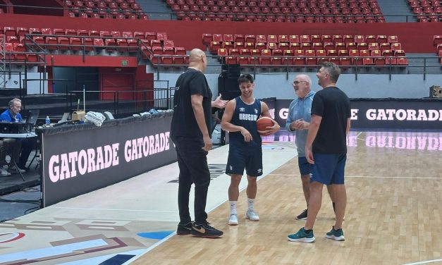 Eric Cárdenas: «La ventaja de Uruguay con Panamá siempre fue el juego colectivo. Panamá tiene que mejorar eso para competir»