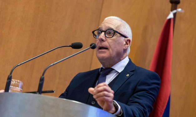 Ministro del Interior pidió disculpas ante el Parlamento por siniestro de tránsito y reconoció los «errores cometidos»