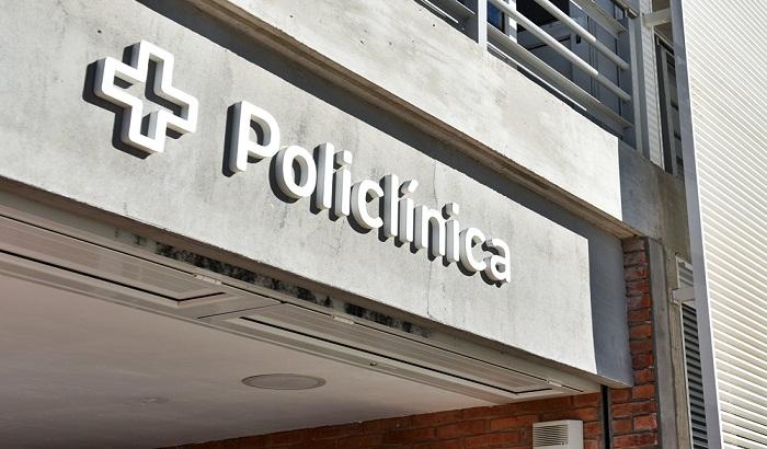 La red de policlínicas de la IMM vacunan contra el sarampión