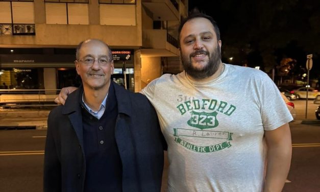 Javier Berta: «Defensor Sporting está muy bien trabajando junto a Gonzalo Brea. El objetivo sigue siendo entrar entre los 6, el DT no está en duda, los procesos se respetan.»