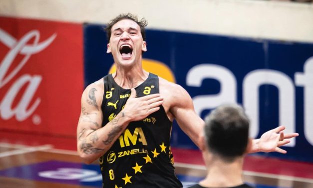 Nicola Pomoli: «El triple se disfruta en el momento, pero lo importante era que Peñarol gane. Todavía falta un montón de campeonato, estamos trabajando mucho, el objetivo es ser campeón.