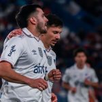 Nacional goleó a Cerro con Hat-trick de Maxi Gómez y toma aire IMG_20260511_004955
