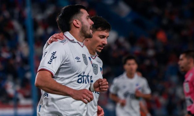 Nacional goleó a Cerro con Hat-trick de Maxi Gómez y toma aire