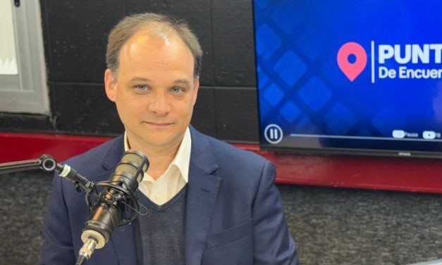 Eduardo Bottinelli: «La oposición armó una especie de gabinete paralelo que desgasta al gobierno»
