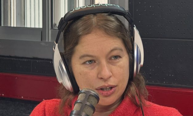 Lacalle Pou “no está en el cuartel. Está bastante activo en las sombras” dijo Tamara Samudio