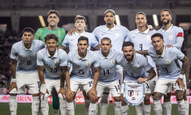 Derrota en la hora, Forlán debutó con el pie izquierdo