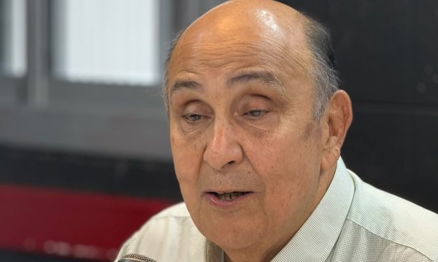 Vizintín: El libro «Viven» fue «un error», y «en un momento se plantea tirar a Piers Paul Read por la ventana»